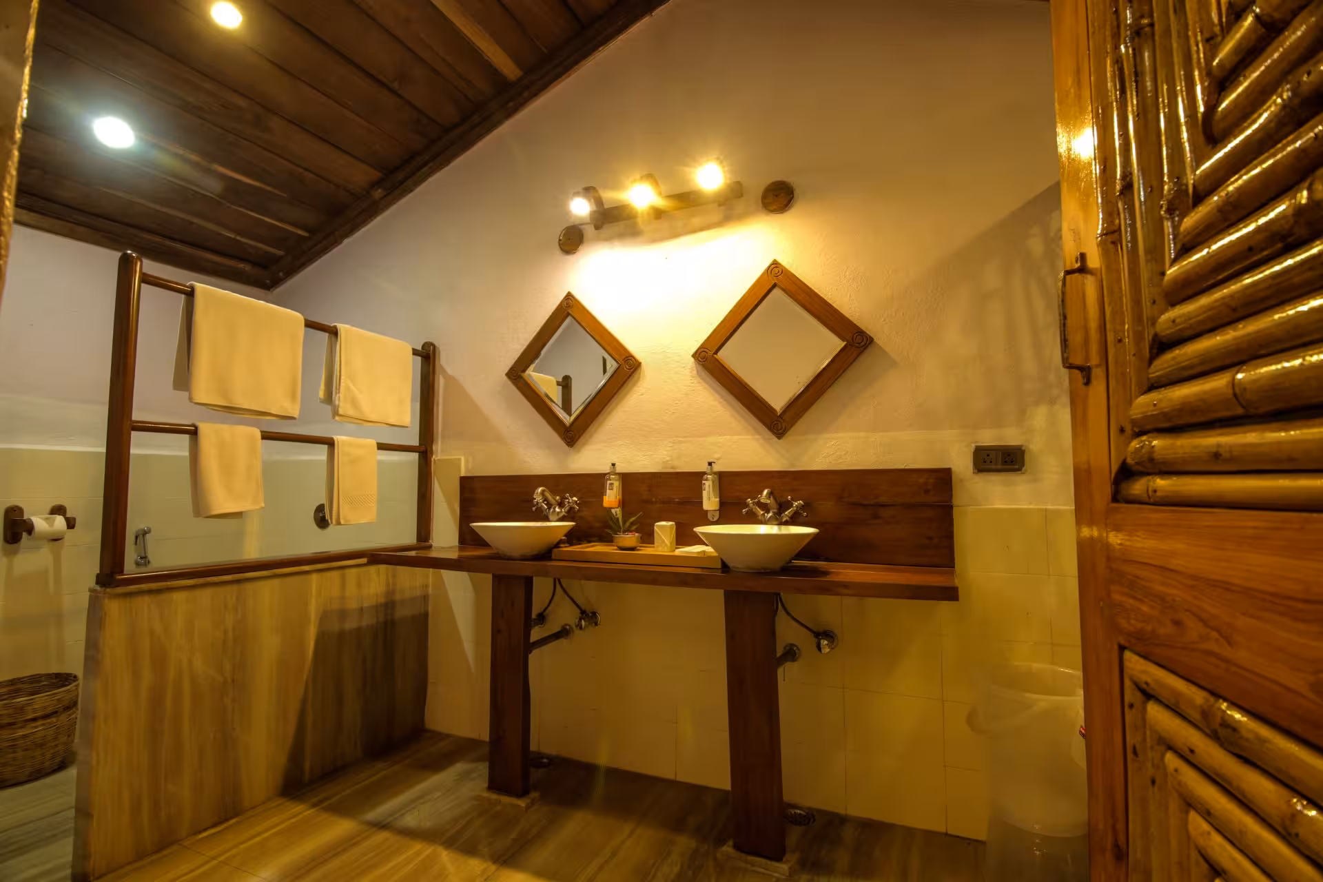 luxury-safari-washroom