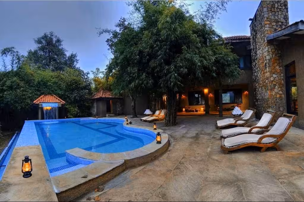 Kings Lodge Swimming Pool